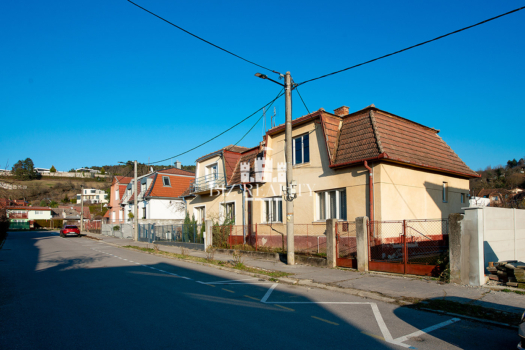 Na predaj RD v Trenčíne blízko centra, pozemok 647m2, ulica Záhradnícka