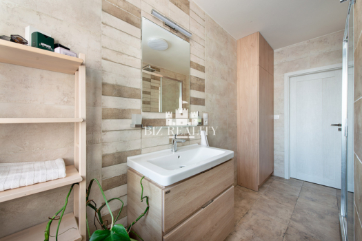 Na predaj 4-izbový byt, kompletná rekonštrukcia, Trenčín