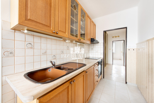 NA PREDAJ priestranný 3-izbový byt, ulica Soblahovská, Trenčín