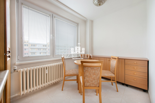 NA PREDAJ priestranný 3-izbový byt, ulica Soblahovská, Trenčín