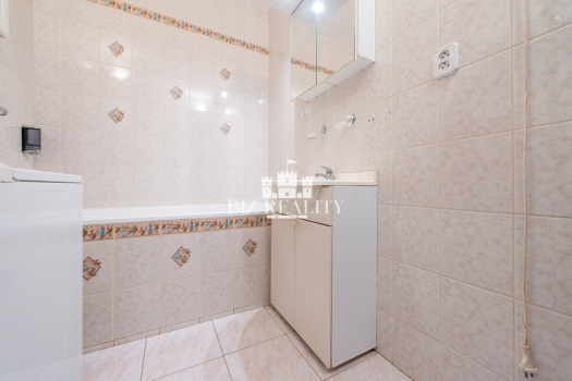 NA PREDAJ priestranný 3-izbový byt, ulica Soblahovská, Trenčín