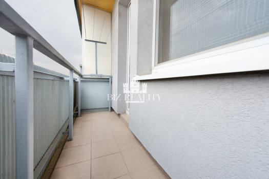 NA PREDAJ priestranný 3-izbový byt, ulica Soblahovská, Trenčín