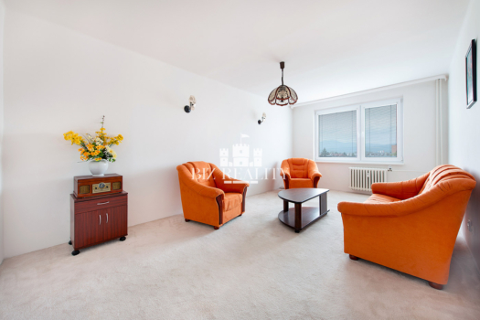 NA PREDAJ priestranný 3-izbový byt, ulica Soblahovská, Trenčín