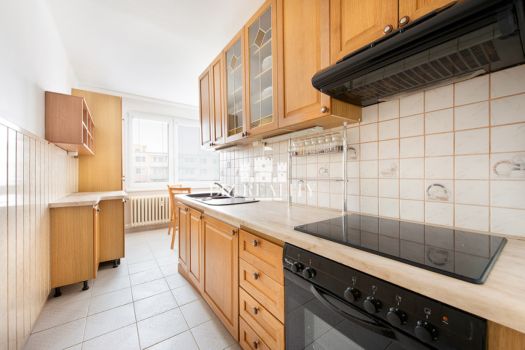 NA PREDAJ priestranný 3-izbový byt, ulica Soblahovská, Trenčín