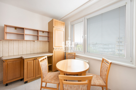 NA PREDAJ priestranný 3-izbový byt, ulica Soblahovská, Trenčín