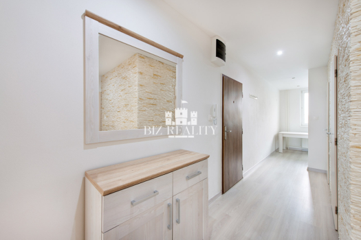 NA PREDAJ 4 izbový byt, kompletná rekonštrukcia, Trenčín