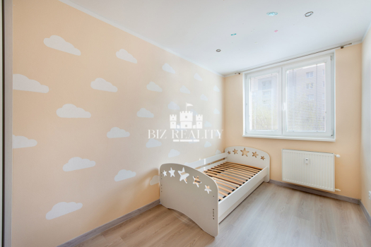 NA PREDAJ 4 izbový byt, kompletná rekonštrukcia, Trenčín