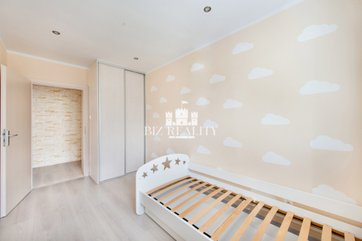 NA PREDAJ 4 izbový byt, kompletná rekonštrukcia, Trenčín