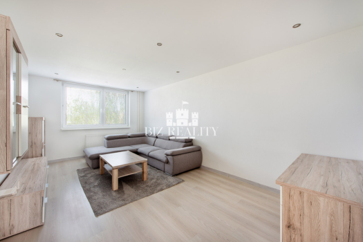 NA PREDAJ 4 izbový byt, kompletná rekonštrukcia, Trenčín