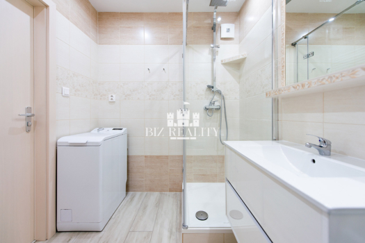 NA PREDAJ 4 izbový byt, kompletná rekonštrukcia, Trenčín