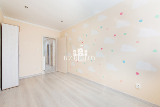 NA PREDAJ 4 izbový byt, kompletná rekonštrukcia, Trenčín