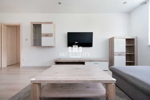 NA PREDAJ 4 izbový byt, kompletná rekonštrukcia, Trenčín