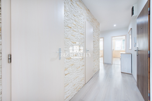 NA PREDAJ 4 izbový byt, kompletná rekonštrukcia, Trenčín