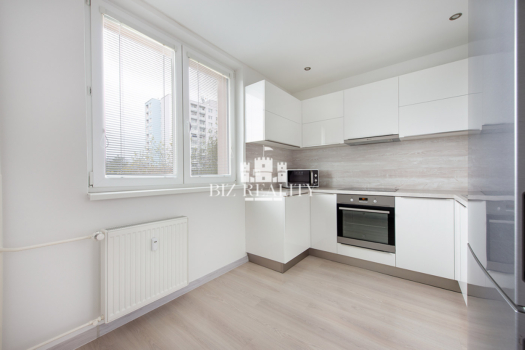 NA PREDAJ 4 izbový byt, kompletná rekonštrukcia, Trenčín