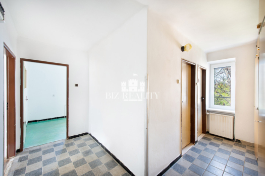 NA PREDAJ slnečný 2i byt (57 m²) s víziou 3 izieb a maximálnym súkromím na Dlhých Honoch, Trenčín