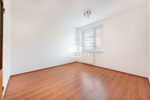 NA PREDAJ | slnečný 3 izbový byt s balkónom | Trenčín