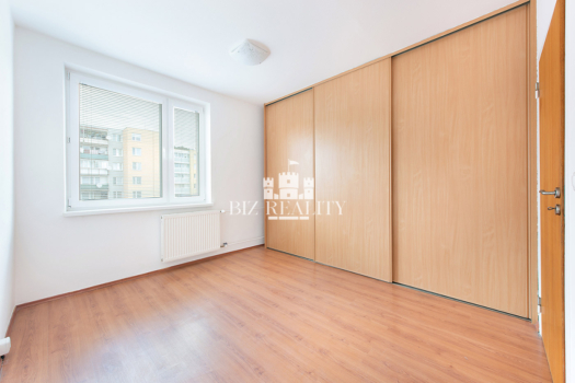 NA PREDAJ | slnečný 3 izbový byt s balkónom | Trenčín