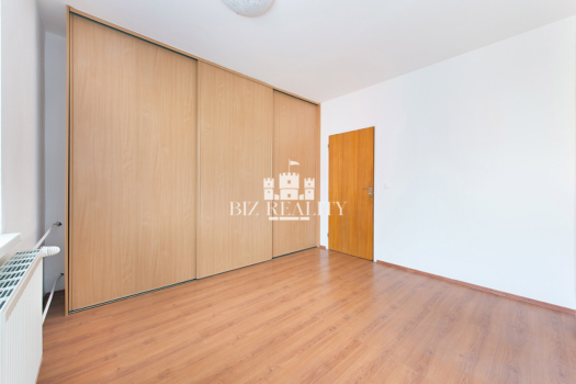 NA PREDAJ | slnečný 3 izbový byt s balkónom | Trenčín