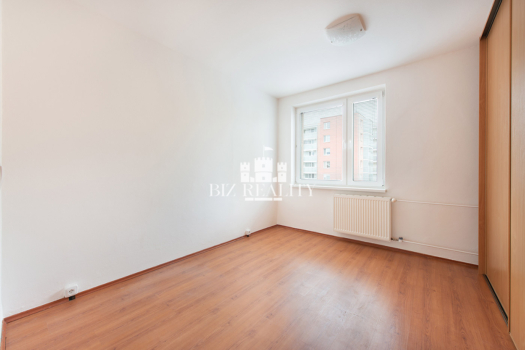 NA PREDAJ | slnečný 3 izbový byt s balkónom | Trenčín
