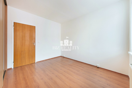 NA PREDAJ | slnečný 3 izbový byt s balkónom | Trenčín