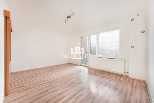 NA PREDAJ | slnečný 3 izbový byt s balkónom | Trenčín