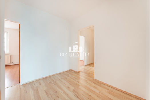 NA PREDAJ | slnečný 3 izbový byt s balkónom | Trenčín