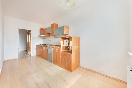 NA PREDAJ | slnečný 3 izbový byt s balkónom | Trenčín