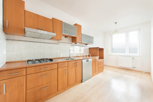 NA PREDAJ | slnečný 3 izbový byt s balkónom | Trenčín